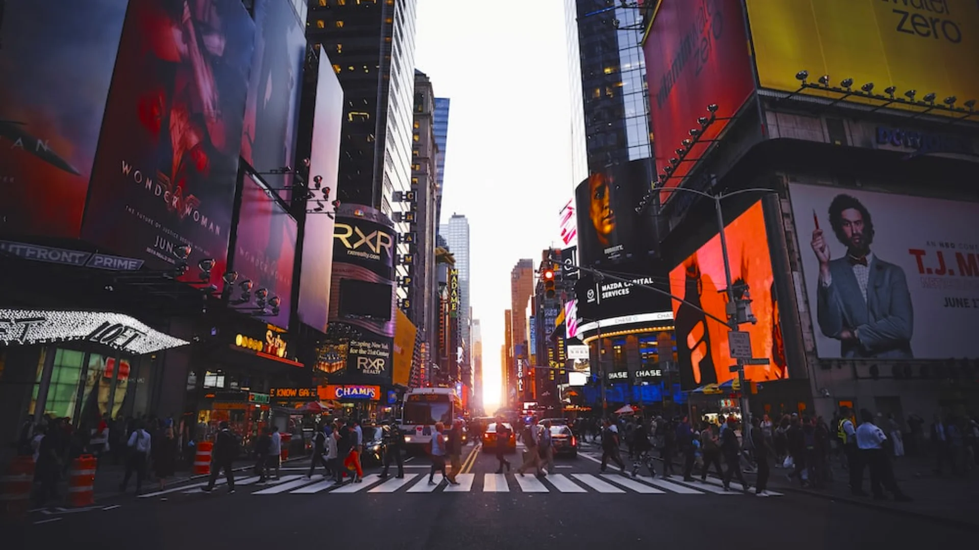 Picture of a lot of people in times square